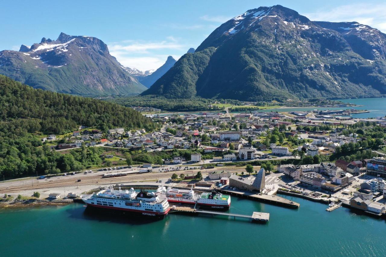 Andalsnes Sentrum 1-Room Apartment No3 Exterior photo